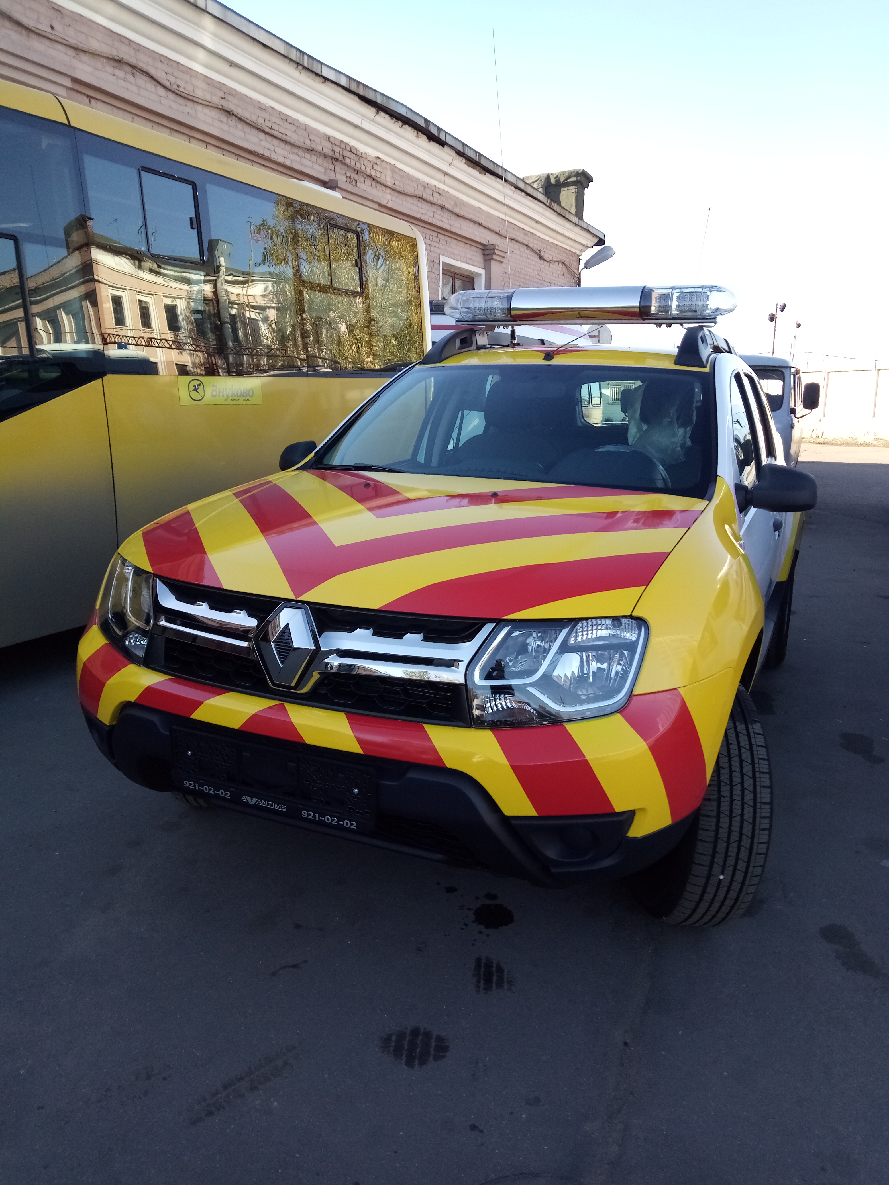 Спецавтомобиль Renault Duster Международный аэропорт Внуково